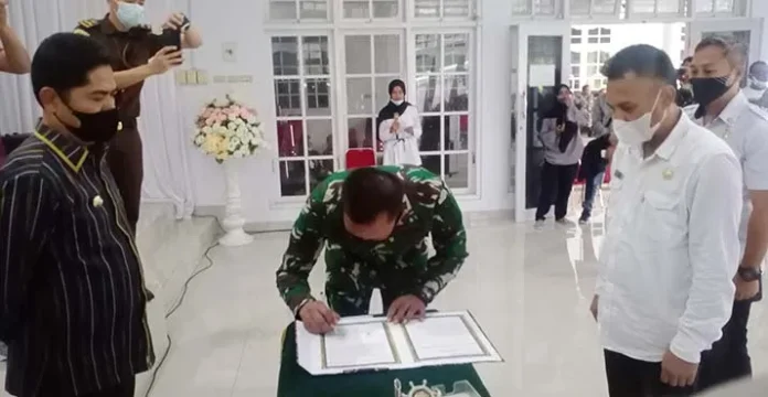 tmmdtutup Kasrem 143 Haluoleo Tutup TMMD ke-110 di Buton