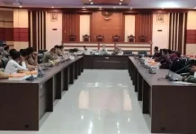 Rapat di DPRD Sultra, Masyarakat Menuntut Solusi Pencemaran PT OSS