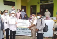 Baznas, FKIJK dan BMPD Sultra Distribusikan 200 Paket Bantuan ke Pesantren dan Panti Asuhan Baznas, FKIJK dan BMPD Sultra Distribusikan 200 Paket Bantuan ke Pesantren dan Panti Asuhan