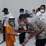 Caketum KADIN Arsjad Rasjid Berbagi dengan Anak Yatim Piatu di Kendari Caketum KADIN Arsjad Rasjid Berbagi dengan Anak Yatim Piatu di Kendari