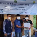 PLN Beri Sambungan Listrik Gratis ke Warga Kolut Kurang Mampu PLN Beri Sambungan Listrik Gratis ke Warga Kolut Kurang Mampu