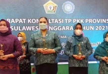 Dua Tokoh Perempuan Kota Kendari Raih Kartini Award Dua Tokoh Perempuan Kota Kendari Raih Kartini Award