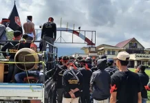 Ratusan Anggota Tamalaki Patowonua Kolut Gelar Unjuk Rasa Soal Penertiban Tambang Ilegal Ratusan Anggota Tamalaki Patowonua Kolut Gelar Unjuk Rasa Soal Penertiban Tambang Ilegal