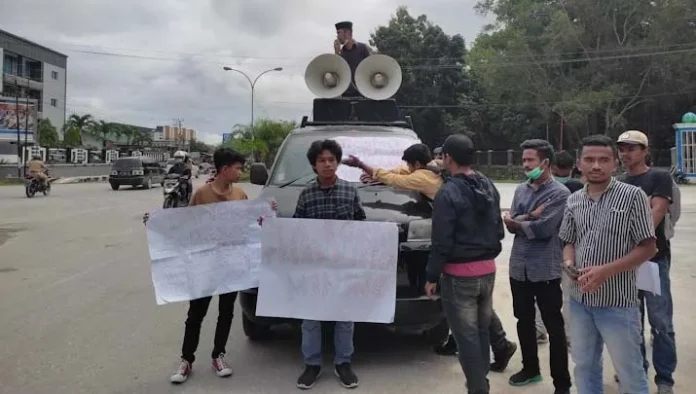 PSX_20210615_165150 Polda Sultra Didesak Tetapkan Tersangka di Kasus Penambangan Ilegal di Moramo Utara