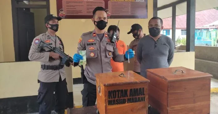 PSX_285 Seorang Pria Nekat Mencuri Kota Amal untuk Bayar Uang Penginapan