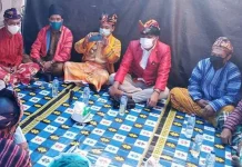 Pengukuhan Perangkat Sara Lontoi, Bupati Arusani Berpesan Tradisi Dilestarikan Pengukuhan Perangkat Sara Lontoi, Bupati Arusani Berpesan Tradisi Dilestarikan