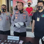 Diupah Rp200 Ribu per Paket, Pemuda di Kendari Jadi Pengedar Sabu Diupah Rp200 Ribu per Paket, Pemuda di Kendari Jadi Pengedar Sabu