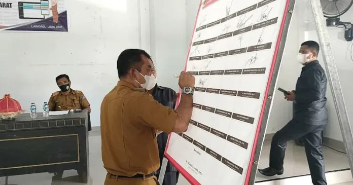 Pimpinan OPD dan Camat di Mubar Tanda Tangani Perjanjian Kinerja dan Pakta Integritas