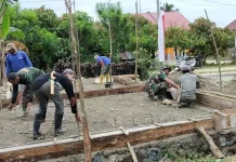 TNI Bantu Pembangunan Posyandu di Koltim TNI Bantu Pembangunan Posyandu di Koltim
