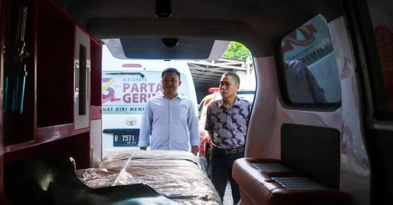Gerindra Serahkan Ambulans Gratis di Baubau dan Konawe