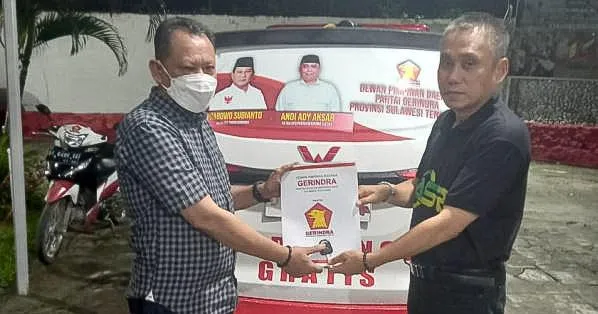 Gerindra Serahkan Ambulans Gratis di Baubau dan Konawe Gerindra Serahkan Ambulans Gratis di Baubau dan Konawe
