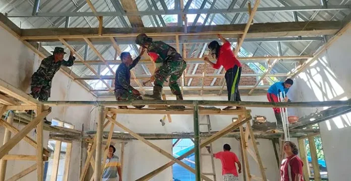 desarubia Persatuan Ibu Desa Rubia Bantu TNI Membangun Gereja