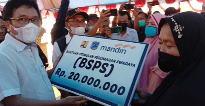 Puluhan Nelayan di Muna Dapat Bantuan Rumah