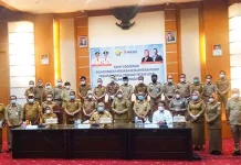 Gubernur Minta Seluruh OPD Bantu Bulog Salurkan Beras Lokal ke ASN Gubernur Minta Seluruh OPD Bantu Bulog Salurkan Beras Lokal ke ASN