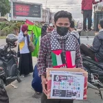Aliansi Peduli Palestina Galang Dana di Lampu Merah Kendari Aliansi Peduli Palestina Galang Dana di Lampu Merah Kendari