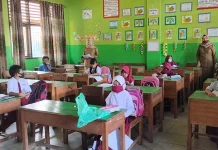 Pelaksanaan PAS Tatap Muka SMP dan SD di Kendari Digelar Dua Shift Pelaksanaan PAS Tatap Muka SMP dan SD di Kendari Digelar Dua Shift