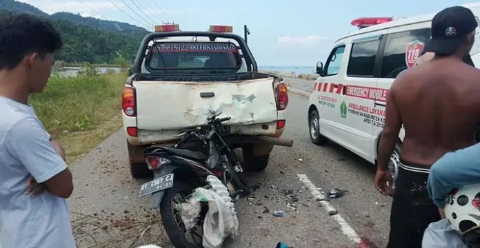 Tabrak Mobil yang Terparkir, Pengendara Motor di Kolut Kritis