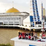 Sukseskan Munas Kadin, Telkomsel Pasang Combat di Masjid Al-alam Kendari Sukseskan Munas Kadin, Telkomsel Pasang Combat di Masjid Al-alam Kendari