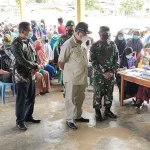 Bupati Mubar Apresiasi Antusiasme Warga yang Ikut Vaksinasi Massal Bupati Mubar Target 4.000 Warganya Disuntik Vaksin dalam Kegiatan Vaksinasi Massal