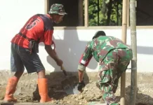 Vely si Tunawicara Menjadi Cerminan Semangat Anggota Satgas TMMD Vely si Tunawicara Menjadi Cerminan Semangat Anggota Satgas TMMD