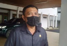 DPRD Sultra Evaluasi Penerimaan Siswa Baru 2021 Sekretaris Komisi IV DPRD Sultra, Fajar Ishak