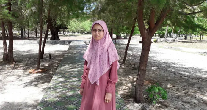 Fitri Suryani Astaga, Menemani Anak Menonton Film Porno!