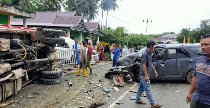 Dua Mobil di Kolut Baku Tabrak, Korban Luka-luka