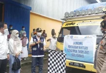 Wali Kota Kendari Salurkan Bantuan Beras PPKM Mikro Wali Kota Kendari Salurkan Bantuan Beras PPKM Mikro