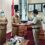 BPN Serahkan 3 Sertifikat Aset ke Pemda Wakatobi BPN Serahkan 3 Sertifikat Aset ke Pemda Wakatobi
