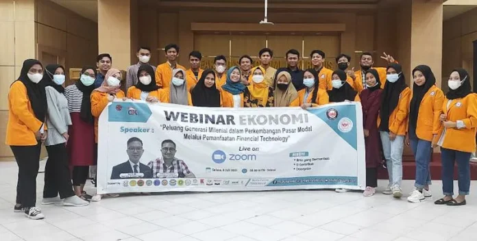 Pemanfaatan Teknologi Digital, Mahasiswa Akutansi UHO Gelar Webinar