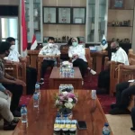 Bupati Wakatobi Terima Aduan Soal RSUD Hingga Kades yang Seenaknya Memberhentikan Aparat Desa Bupati Wakatobi Terima Aduan Soal RSUD Hingga Kades yang Seenaknya Memberhentikan Aparat Desa