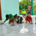 Cerita Anak di Koltim yang Ikut Bantu TMMD untuk Bersih-bersih Masjid Cerita Anak di Koltim yang Ikut Bantu TMMD untuk Bersih-bersih Masjid