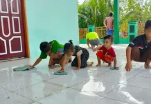 Cerita Anak di Koltim yang Ikut Bantu TMMD untuk Bersih-bersih Masjid Cerita Anak di Koltim yang Ikut Bantu TMMD untuk Bersih-bersih Masjid