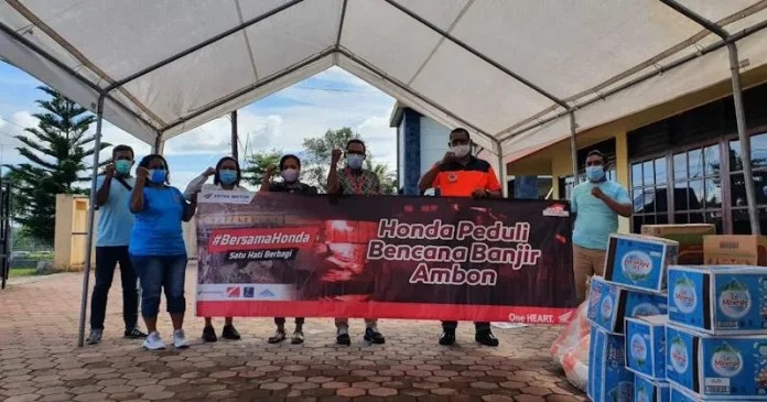Astra Motor Salurkan Bantuan untuk Korban Banjir di Ambon Astra Motor Salurkan Bantuan untuk Korban Banjir di Ambon