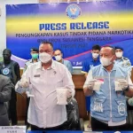 BNNP Sultra Ciduk Pengedar Narkoba Jaringan Lapas, 1,5 Kg Sabu Diamankan BNNP Sultra Ciduk Pengedar Narkoba Jaringan Lapas, 1,5 Kg Sabu Diamankan