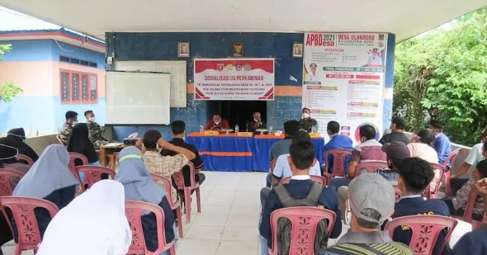 Satgas TMMD Sosialisasi UU Perkawinan kepada Masyarakat Koltim Satgas TMMD Sosialisasi UU Perkawinan kepada Masyarakat Koltim