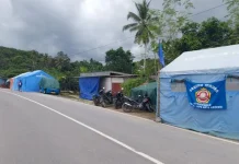 Korban Banjir Wanggu Terima Bantuan Sembako dari Presiden Korban Banjir Wanggu Terima Bantuan Sembako dari Presiden