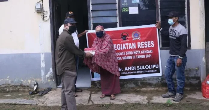 Hindari Penyebaran Covid-19, Andi Sulolipu Reses dari Rumah ke Rumah
