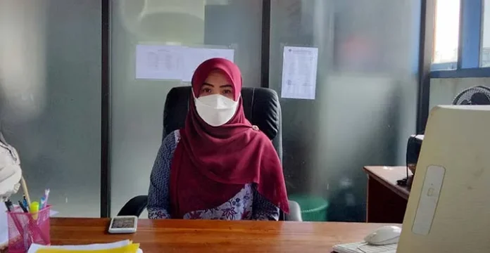 SriApriliantiIdris Wakil Direktur II Bidang Keuangan,Kepegawaian dan Administrasi, Sri Aprilianti Idris