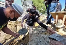 ASR dan ASLI Perbaiki Saluran Drainase Rusak di Kelurahan Kendari Caddi ASR dan ASLI Perbaiki Saluran Drainase Rusak di Kelurahan Kendari Caddi