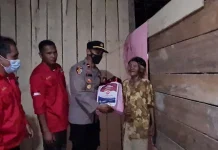 Polsek Onembute Salurkan Bansos ke Masyarakat Terdampak PPKM Mikro Polsek Onembute Salurkan Bansos ke Masyarakat Terdampak PPKM Mikro