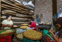 PP Holding Ultra Mikro Diterbitkan, Ekosistem UMi Dinilai Semakin Kuat PP Holding Ultra Mikro Diterbitkan, Ekosistem UMi Dinilai Semakin Kuat