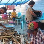 Cerita Ibu Desa Rubia Siapkan Makanan untuk Anggota Satgas TMMD Setiap Harinya Cerita Ibu Desa Rubia Siapkan Makanan untuk Anggota Satgas TMMD Setiap Harinya