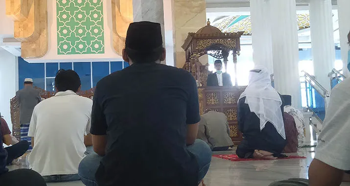 PPKM Mikro, Masjid Al-Alam Kendari Tetap Laksanakan Salat Jumat dengan Prokes Covid-19