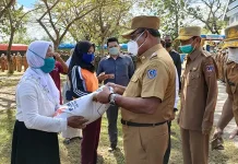 87 Ton Beras PPKM Disalurkan di Muna Barat 87 Ton Beras PPKM Disalurkan di Muna Barat