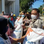 Bupati Busel Salurkan Bantuan Beras PPKM untuk 9.646 KPM Bupati Busel Salurkan Bantuan Beras PPKM untuk 9.646 KPM