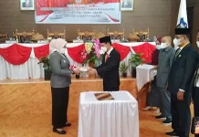 DPRD Gelar Rapat Paripurna Sertijab Bupati dan Wabup Wakatobi DPRD Gelar Rapat Paripurna Sertijab Bupati dan Wabup Wakatobi