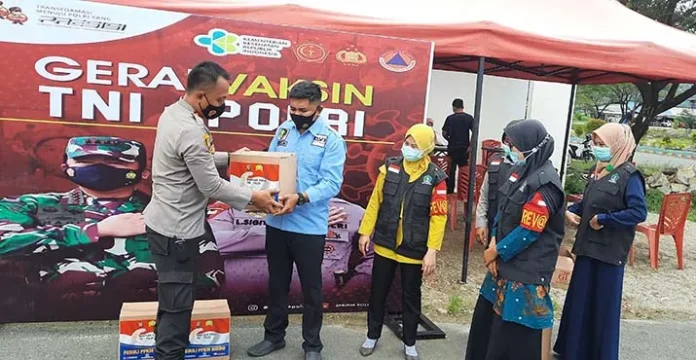 Nakes Polres Kolut Dapat Bingkisan dari Polda Sultra