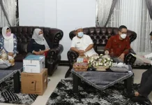 Pemkot Kendari Terima Bantuan PCR dari Perusahaan Swasta Asal Korea Pemkot Kendari Terima Bantuan PCR dari Perusahaan Swasta Asal Korea