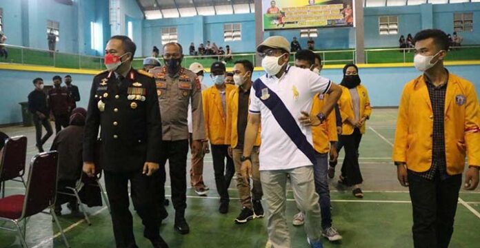 BEM UHO Bersama Polres Kendari Adakan Vaksinasi Dosis 1 dan 2